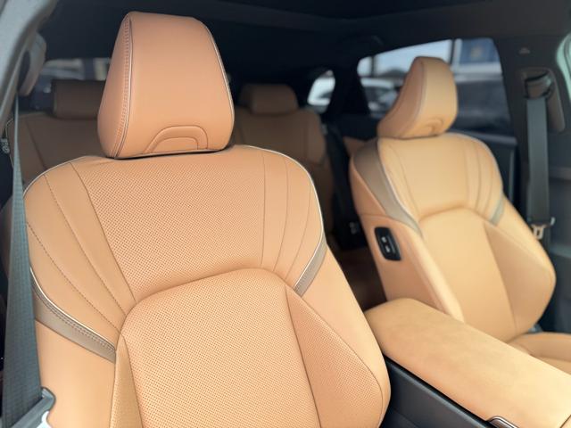 クラウンスポーツ Ｚ　ワンオーナー　モデリスタフルエアロ　パノラマルーフ　ＨＤＭＩ端子　デジタルインナーミラー　パノラミックビューモニター　ブラインドスッポットモニター　純正ドライブレコーダー　ＥＴＣ２．０　ブラウン内装（27枚目）