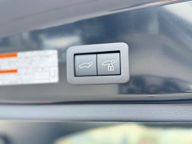 カローラクロス ハイブリッド　Ｚ　パノラマルーフ　ブラインドスッポットモニター　１００Ｖ電源　ＬＥＤヘッドライト　１０．５インチ純正ディスプレイオーディオ　ＥＴＣ３．０　純正ドライブレコーダー　パワーバックドア　アドバンストパーク（5枚目）