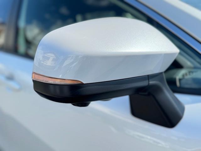 カローラクロス ハイブリッド　Ｚ　パノラマルーフ　ブラインドスッポットモニター　１００Ｖ電源　ＬＥＤヘッドライト　１０．５インチ純正ディスプレイオーディオ　ＥＴＣ３．０　純正ドライブレコーダー　パワーバックドア　アドバンストパーク（19枚目）