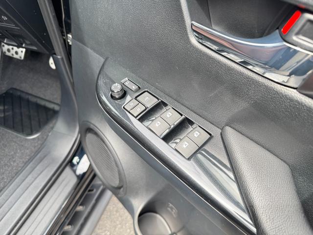 ハイラックス Ｚ　ＧＲスポーツ　純正８インチＤＡ　ハードトノカバー　パノラミックビューモニター　ＧＲサイドステップ　ＧＲドレスアップマフラー　ベッドライナー　赤キャリパー　パワーシート　ＥＴＣ　リアデフロック　トランスファー切替（33枚目）