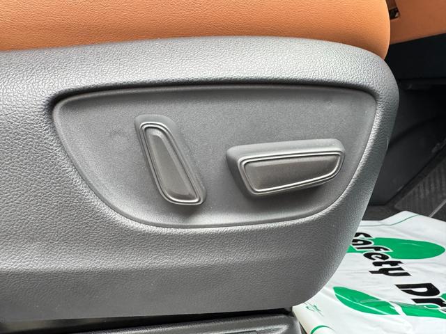ヴェルファイアハイブリッド Ｚ　プレミア　後席モニター　ユニバーサルステップ　茶内装　デジタルインナーミラー　左右独立ムーンルーフ　パノラミックビューモニター　ブラインドスポットモニター　ドライブレコーダー　レーダー探知機　アドバンストパーク（32枚目）