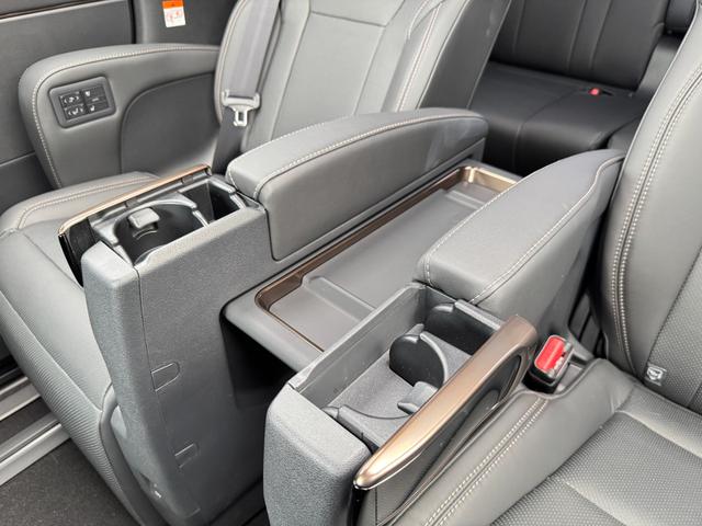 TOYOTA ALPHARD HYBRID Z