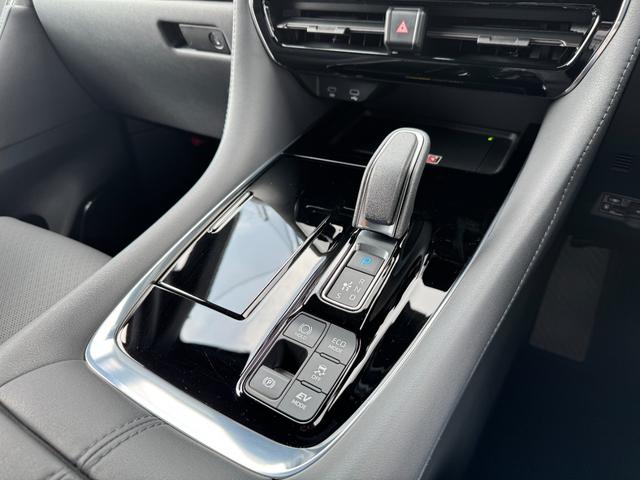 TOYOTA ALPHARD HYBRID EXECUTIVE LOUNGE