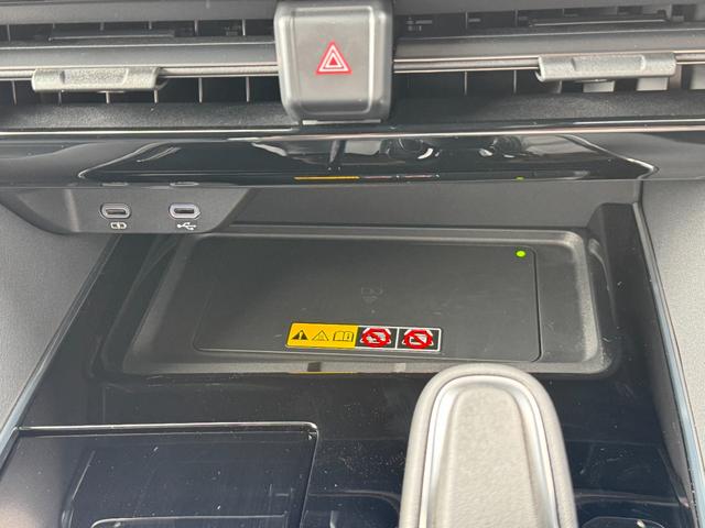 TOYOTA ALPHARD HYBRID EXECUTIVE LOUNGE