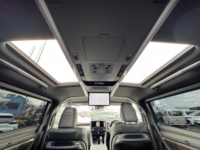 TOYOTA ALPHARD HYBRID EXECUTIVE LOUNGE