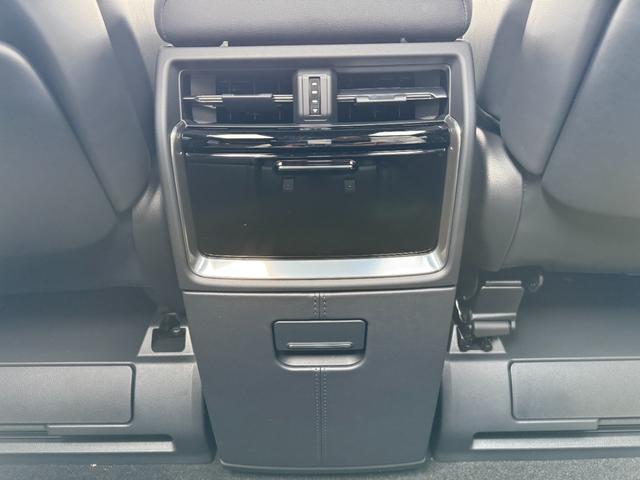 TOYOTA ALPHARD HYBRID EXECUTIVE LOUNGE