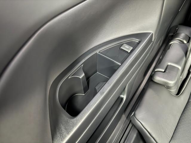 TOYOTA ALPHARD HYBRID EXECUTIVE LOUNGE