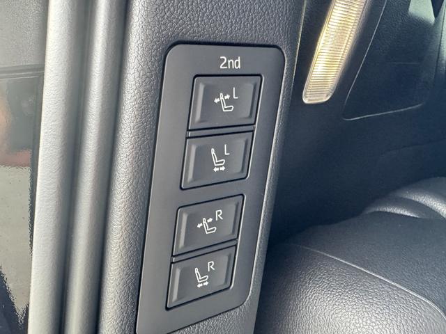 TOYOTA ALPHARD HYBRID EXECUTIVE LOUNGE