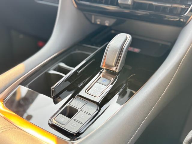 TOYOTA ALPHARD HYBRID Z