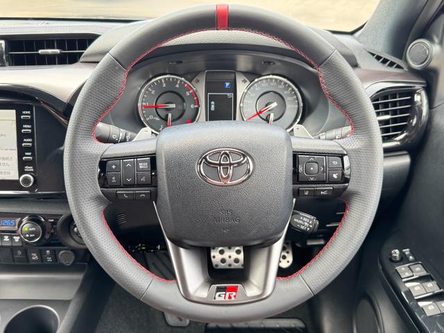 TOYOTA HILUX Z GR SPORT