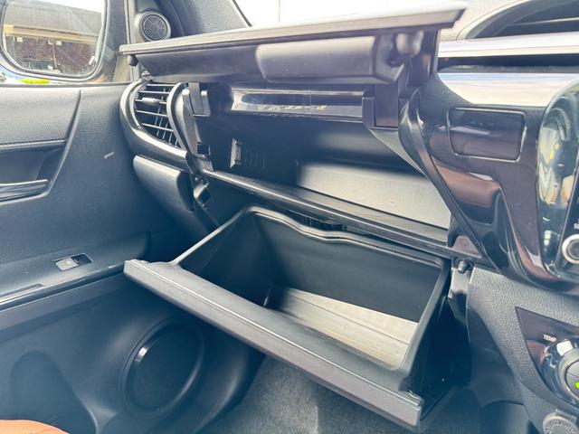 TOYOTA HILUX Z GR SPORT