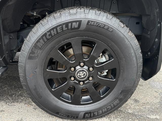 ランドクルーザー250 ZX JBLサウンド 丸目ヘッドライト ムーンルーフ ルーフレール パノラミックビューモニター フルセグTV 純正12.3型ナビ デジタルインナーミラー シートエアコン 電動格納サードシート ワイヤレス充電(21枚目)