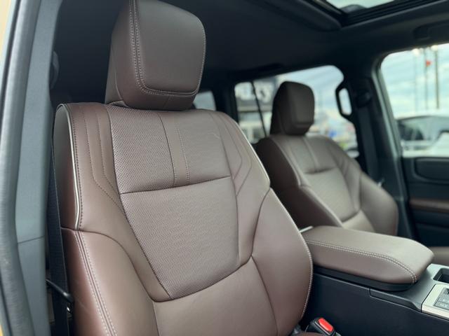 ランドクルーザー250 ZX JBLサウンド 丸目ヘッドライト ムーンルーフ ルーフレール パノラミックビューモニター フルセグTV 純正12.3型ナビ デジタルインナーミラー シートエアコン 電動格納サードシート ワイヤレス充電(24枚目)