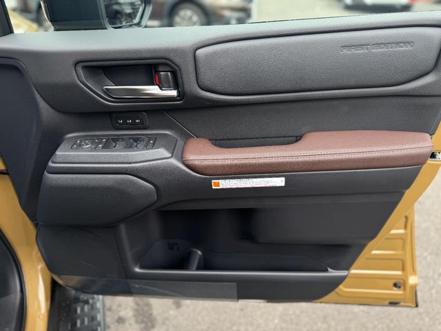 ランドクルーザー250 ZX JBLサウンド 丸目ヘッドライト ムーンルーフ ルーフレール パノラミックビューモニター フルセグTV 純正12.3型ナビ デジタルインナーミラー シートエアコン 電動格納サードシート ワイヤレス充電(25枚目)