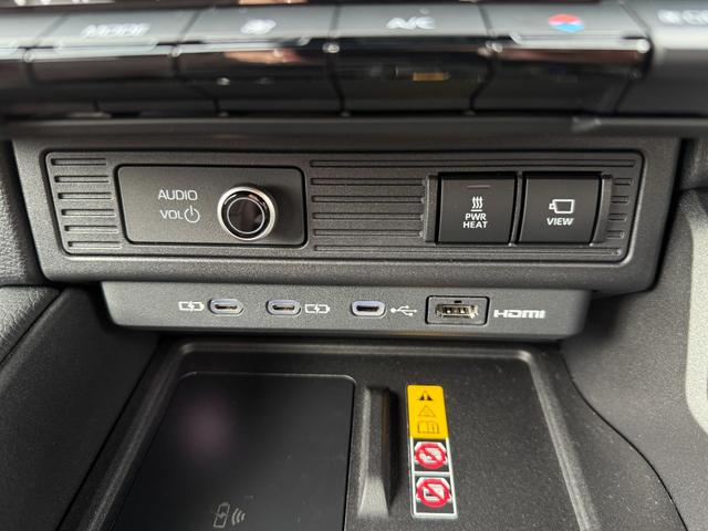 ランドクルーザー250 ZX JBLサウンド 丸目ヘッドライト ムーンルーフ ルーフレール パノラミックビューモニター フルセグTV 純正12.3型ナビ デジタルインナーミラー シートエアコン 電動格納サードシート ワイヤレス充電(49枚目)