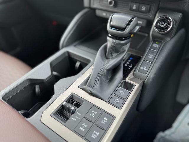 ランドクルーザー250 ZX JBLサウンド 丸目ヘッドライト ムーンルーフ ルーフレール パノラミックビューモニター フルセグTV 純正12.3型ナビ デジタルインナーミラー シートエアコン 電動格納サードシート ワイヤレス充電(51枚目)