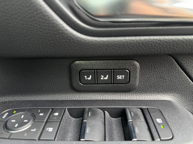 ランドクルーザー250 ZX JBLサウンド 丸目ヘッドライト ムーンルーフ ルーフレール パノラミックビューモニター フルセグTV 純正12.3型ナビ デジタルインナーミラー シートエアコン 電動格納サードシート ワイヤレス充電(58枚目)