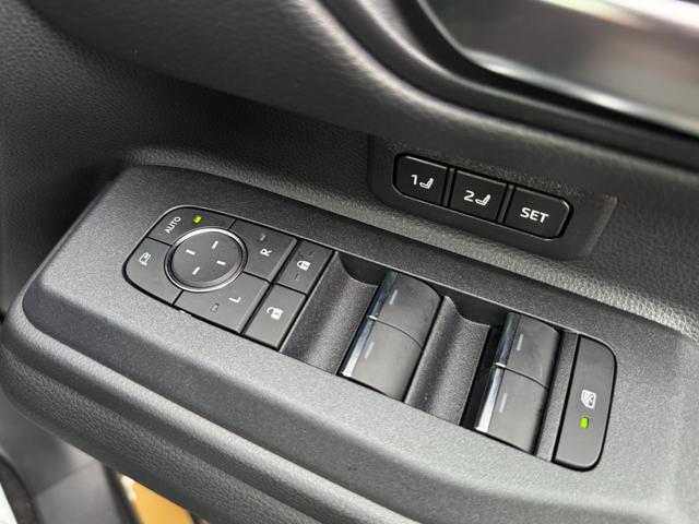 ランドクルーザー250 ZX JBLサウンド 丸目ヘッドライト ムーンルーフ ルーフレール パノラミックビューモニター フルセグTV 純正12.3型ナビ デジタルインナーミラー シートエアコン 電動格納サードシート ワイヤレス充電(59枚目)