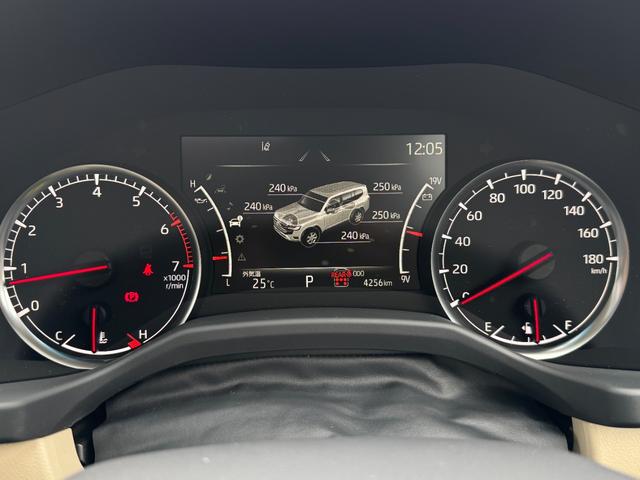 ランドクルーザー ZX モデリスタエアロ リアエンターテイメントシステム リアデフロック クールボックス マルチテレインモニター 空気圧センサー 寒冷地仕様 サンルーフ ルーフレール パノラミックビューモニター HUD(4枚目)