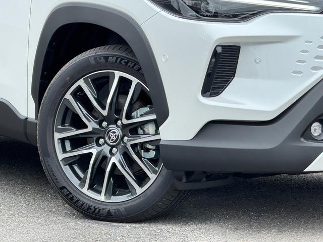 カローラクロス ハイブリッド Z 年次改モデル パノラミックビューモニター ブラインドスポットモニター トヨタチームメイト アドバンストパーク パワーバックドア ステアリングヒーター ラゲージアクティブボックス トノカバー フルセグ(7枚目)