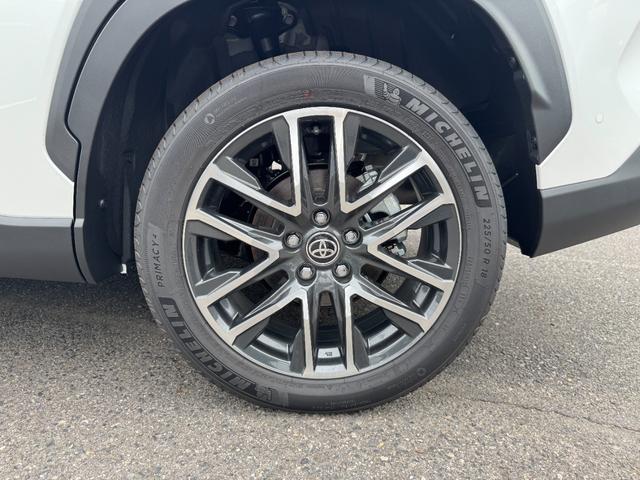 カローラクロス ハイブリッド Z 年次改モデル パノラミックビューモニター ブラインドスポットモニター トヨタチームメイト アドバンストパーク パワーバックドア ステアリングヒーター ラゲージアクティブボックス トノカバー フルセグ(27枚目)