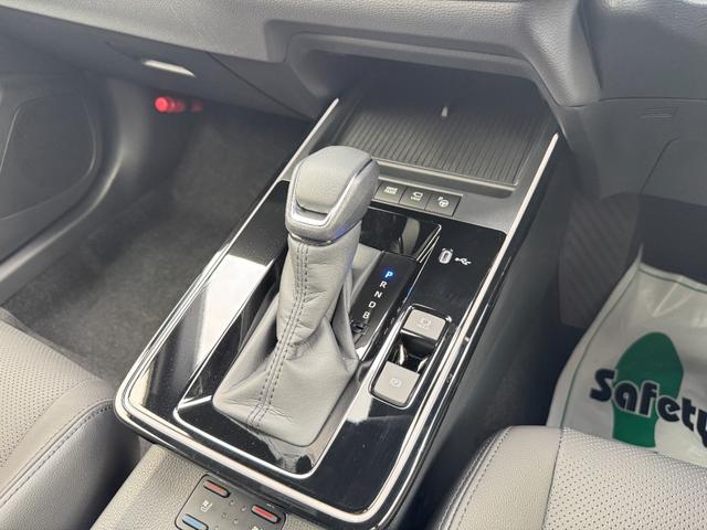 カローラクロス ハイブリッド Z 年次改モデル パノラミックビューモニター ブラインドスポットモニター トヨタチームメイト アドバンストパーク パワーバックドア ステアリングヒーター ラゲージアクティブボックス トノカバー フルセグ(43枚目)