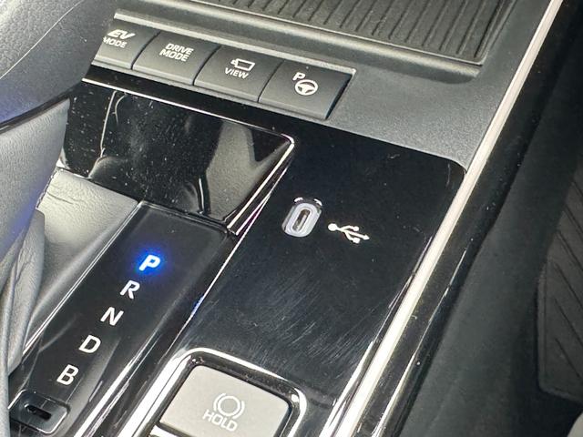 カローラクロス ハイブリッド Z 年次改モデル パノラミックビューモニター ブラインドスポットモニター トヨタチームメイト アドバンストパーク パワーバックドア ステアリングヒーター ラゲージアクティブボックス トノカバー フルセグ(46枚目)