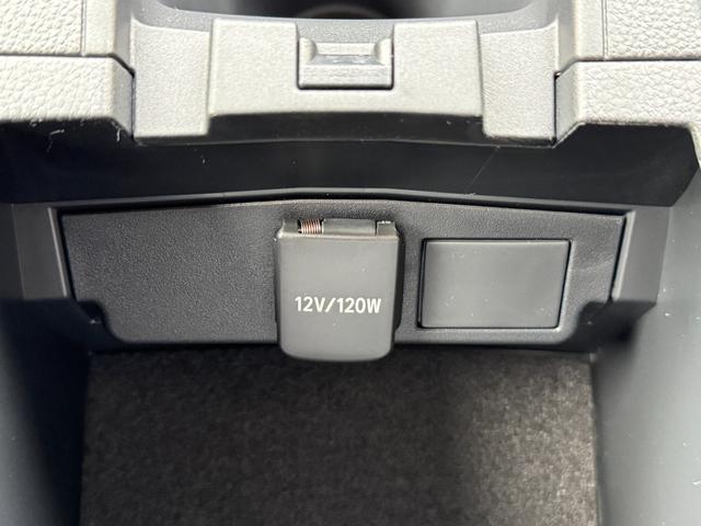 カローラクロス ハイブリッド Z 年次改モデル パノラミックビューモニター ブラインドスポットモニター トヨタチームメイト アドバンストパーク パワーバックドア ステアリングヒーター ラゲージアクティブボックス トノカバー フルセグ(51枚目)