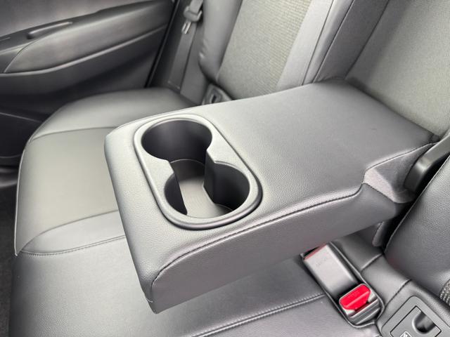 カローラクロス ハイブリッド Z 年次改モデル パノラミックビューモニター ブラインドスポットモニター トヨタチームメイト アドバンストパーク パワーバックドア ステアリングヒーター ラゲージアクティブボックス トノカバー フルセグ(66枚目)