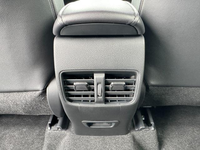 カローラクロス ハイブリッド Z 年次改モデル パノラミックビューモニター ブラインドスポットモニター トヨタチームメイト アドバンストパーク パワーバックドア ステアリングヒーター ラゲージアクティブボックス トノカバー フルセグ(67枚目)