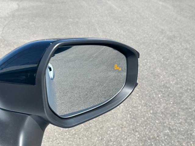 カローラクロス ハイブリッド Z モデリスタエアロ パノラマルーフ パノラミックビューモニター ブラインドスポットモニター アダプティブハイビーム ステアリングヒーター 安心降車アシスト アクセサリーコンセント ナノイーX 後期モデル(30枚目)