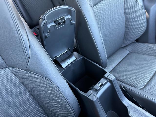 カローラクロス ハイブリッド Z モデリスタエアロ パノラマルーフ パノラミックビューモニター ブラインドスポットモニター アダプティブハイビーム ステアリングヒーター 安心降車アシスト アクセサリーコンセント ナノイーX 後期モデル(52枚目)