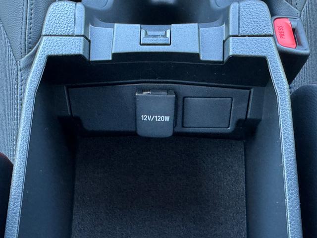 カローラクロス ハイブリッド Z モデリスタエアロ パノラマルーフ パノラミックビューモニター ブラインドスポットモニター アダプティブハイビーム ステアリングヒーター 安心降車アシスト アクセサリーコンセント ナノイーX 後期モデル(53枚目)