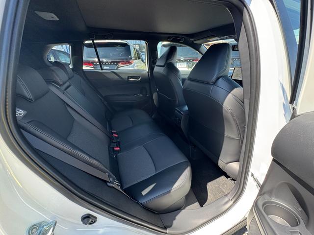 カローラクロス ハイブリッド Z モデリスタエアロ パノラマルーフ パノラミックビューモニター ブラインドスポットモニター アダプティブハイビーム ステアリングヒーター 安心降車アシスト アクセサリーコンセント ナノイーX 後期モデル(63枚目)