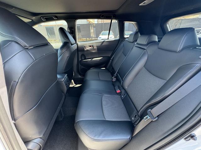 カローラクロス ハイブリッド Z モデリスタエアロ パノラマルーフ パノラミックビューモニター ブラインドスポットモニター アダプティブハイビーム ステアリングヒーター 安心降車アシスト アクセサリーコンセント ナノイーX 後期モデル(64枚目)