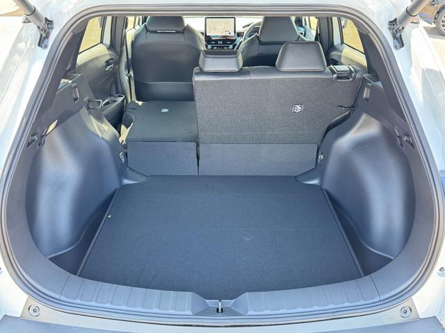 カローラクロス ハイブリッド Z モデリスタエアロ パノラマルーフ パノラミックビューモニター ブラインドスポットモニター アダプティブハイビーム ステアリングヒーター 安心降車アシスト アクセサリーコンセント ナノイーX 後期モデル(72枚目)