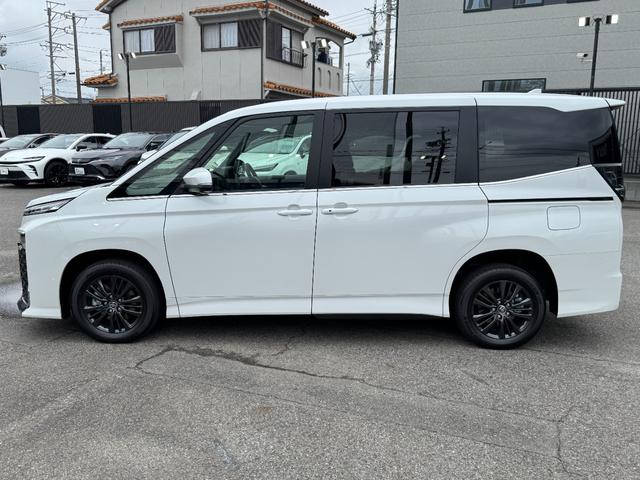 ヴォクシー ハイブリッドS-Z 快適利便パッケージ ユニバーサルステップ デジタルインナーミラー トヨタチームメイト アドバンストパーク パノラミックビューモニター ブラインドスポットモニター ヘッドアップディスプレイ ワンオーナー(14枚目)