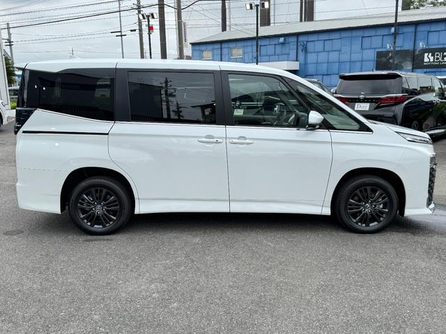 ヴォクシー ハイブリッドS-Z 快適利便パッケージ ユニバーサルステップ デジタルインナーミラー トヨタチームメイト アドバンストパーク パノラミックビューモニター ブラインドスポットモニター ヘッドアップディスプレイ ワンオーナー(22枚目)