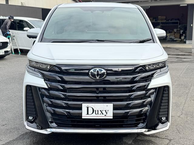 ヴェルファイアハイブリッド Ｚ　プレミア　１３．２型後席モニター　寒冷地仕様　左右独立ムーンルーフ　ヘッドアップディスプレイ　デジタルインナーミラー　左右独立ムーンルーフ　パノラミックビューモニタ　ブラインドスポットモニター　インテリアイルミ（9枚目）