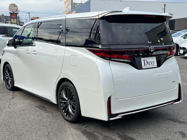 ヴェルファイアハイブリッド Ｚ　プレミア　１３．２型後席モニター　寒冷地仕様　左右独立ムーンルーフ　ヘッドアップディスプレイ　デジタルインナーミラー　左右独立ムーンルーフ　パノラミックビューモニタ　ブラインドスポットモニター　インテリアイルミ（15枚目）