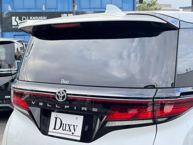 ヴェルファイアハイブリッド Ｚ　プレミア　１３．２型後席モニター　寒冷地仕様　左右独立ムーンルーフ　ヘッドアップディスプレイ　デジタルインナーミラー　左右独立ムーンルーフ　パノラミックビューモニタ　ブラインドスポットモニター　インテリアイルミ（19枚目）