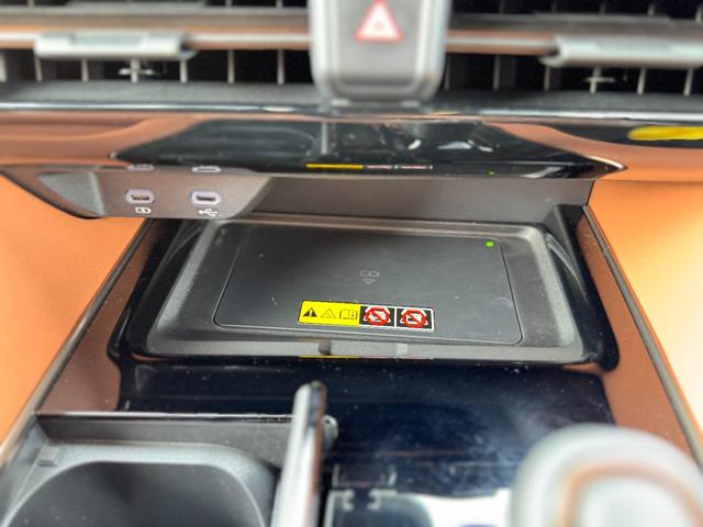 ヴェルファイアハイブリッド Ｚ　プレミア　１３．２型後席モニター　寒冷地仕様　左右独立ムーンルーフ　ヘッドアップディスプレイ　デジタルインナーミラー　左右独立ムーンルーフ　パノラミックビューモニタ　ブラインドスポットモニター　インテリアイルミ（45枚目）