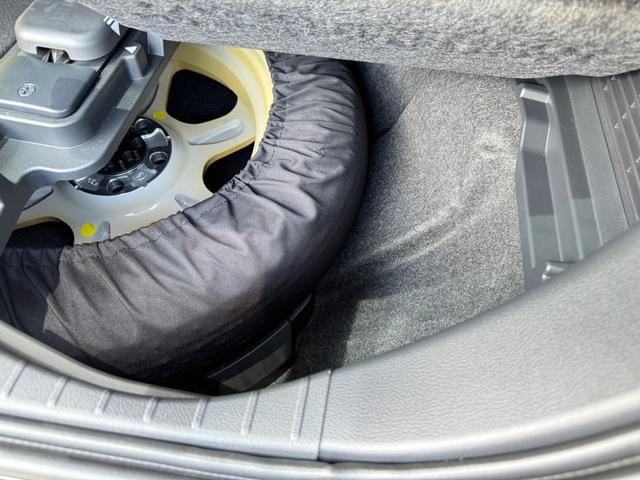 ヴェルファイアハイブリッド Ｚ　プレミア　１３．２型後席モニター　寒冷地仕様　左右独立ムーンルーフ　ヘッドアップディスプレイ　デジタルインナーミラー　左右独立ムーンルーフ　パノラミックビューモニタ　ブラインドスポットモニター　インテリアイルミ（74枚目）