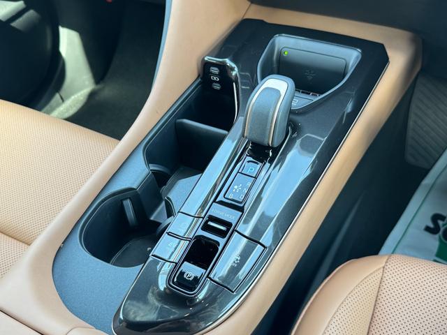 クラウンスポーツ Z モデリスタエアロ パノラマルーフ デジタルインナーミラー パノラミックビューモニター ブラインドスポットモニター アドバンストパーク 置くだけ充電 茶革シート アクセサリーコンセント フルセグTV(48枚目)