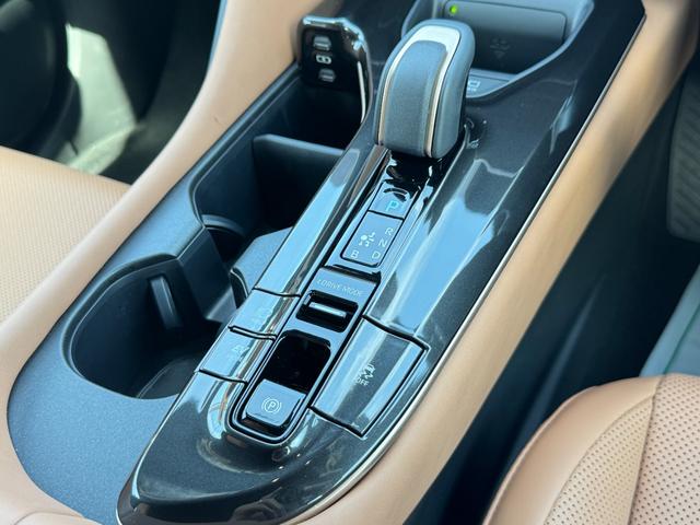 クラウンスポーツ Z モデリスタエアロ パノラマルーフ デジタルインナーミラー パノラミックビューモニター ブラインドスポットモニター アドバンストパーク 置くだけ充電 茶革シート アクセサリーコンセント フルセグTV(52枚目)