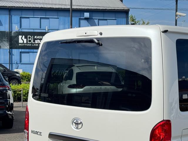 ハイエースバン ロングスーパーGL ダークプライムS 純正アルミホール パノラミックビューモニターカメラ デジタルインナーミラー フロントドアスカフプレート LEDヘッド 両側電動パワースライド アクセサリーコンセント フェンダーミラー 特別仕様車(18枚目)