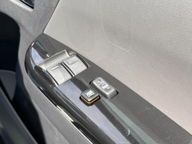 ハイエースバン ロングスーパーGL ダークプライムS 純正アルミホール パノラミックビューモニターカメラ デジタルインナーミラー フロントドアスカフプレート LEDヘッド 両側電動パワースライド アクセサリーコンセント フェンダーミラー 特別仕様車(33枚目)