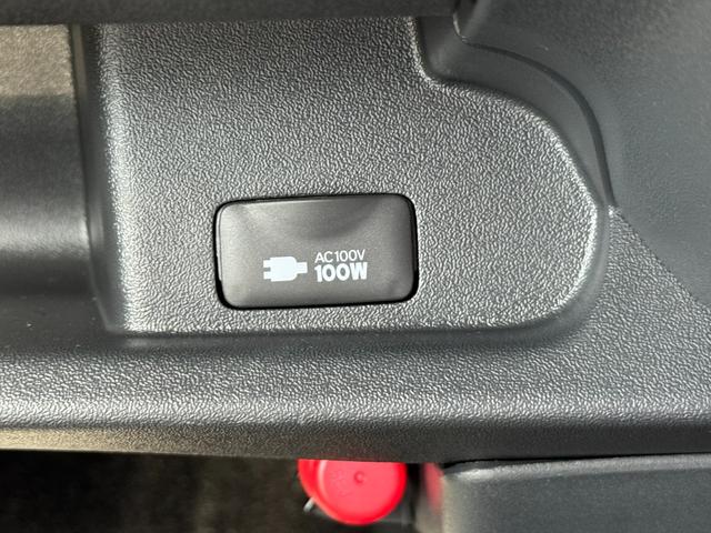 ハイエースバン ロングスーパーGL ダークプライムS 純正アルミホール パノラミックビューモニターカメラ デジタルインナーミラー フロントドアスカフプレート LEDヘッド 両側電動パワースライド アクセサリーコンセント フェンダーミラー 特別仕様車(42枚目)