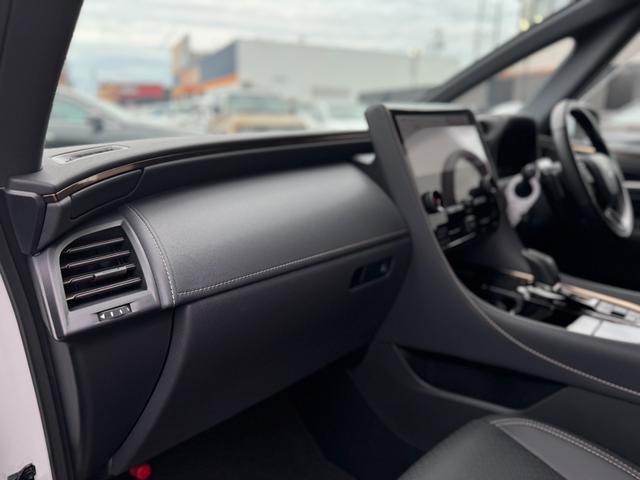 ヴェルファイアハイブリッド Z プレミア 13.2型後席モニター 寒冷地 HUD デジタルインナーミラー 左右独立ムーンルーフ パノラミックビューモニター ブラインドスポットモニター トヨタチームメイト アドバンストパーク スペアタイヤ(32枚目)