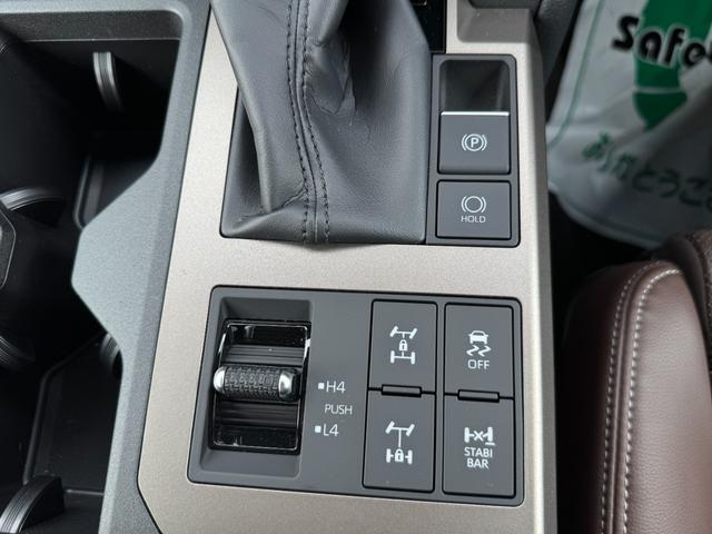 ランドクルーザー２５０ ＺＸ　ＪＢＬサウンド　丸目ヘッドライト　ムーンルーフ　ルーフレール　パノラミックビューモニター　フルセグＴＶ　純正１２．３型ナビ　デジタルインナーミラー　シートエアコン　電動格納サードシート　ワイヤレス充電（53枚目）